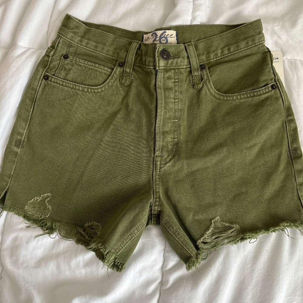 NWT Free People olive green denim shorts - size 26